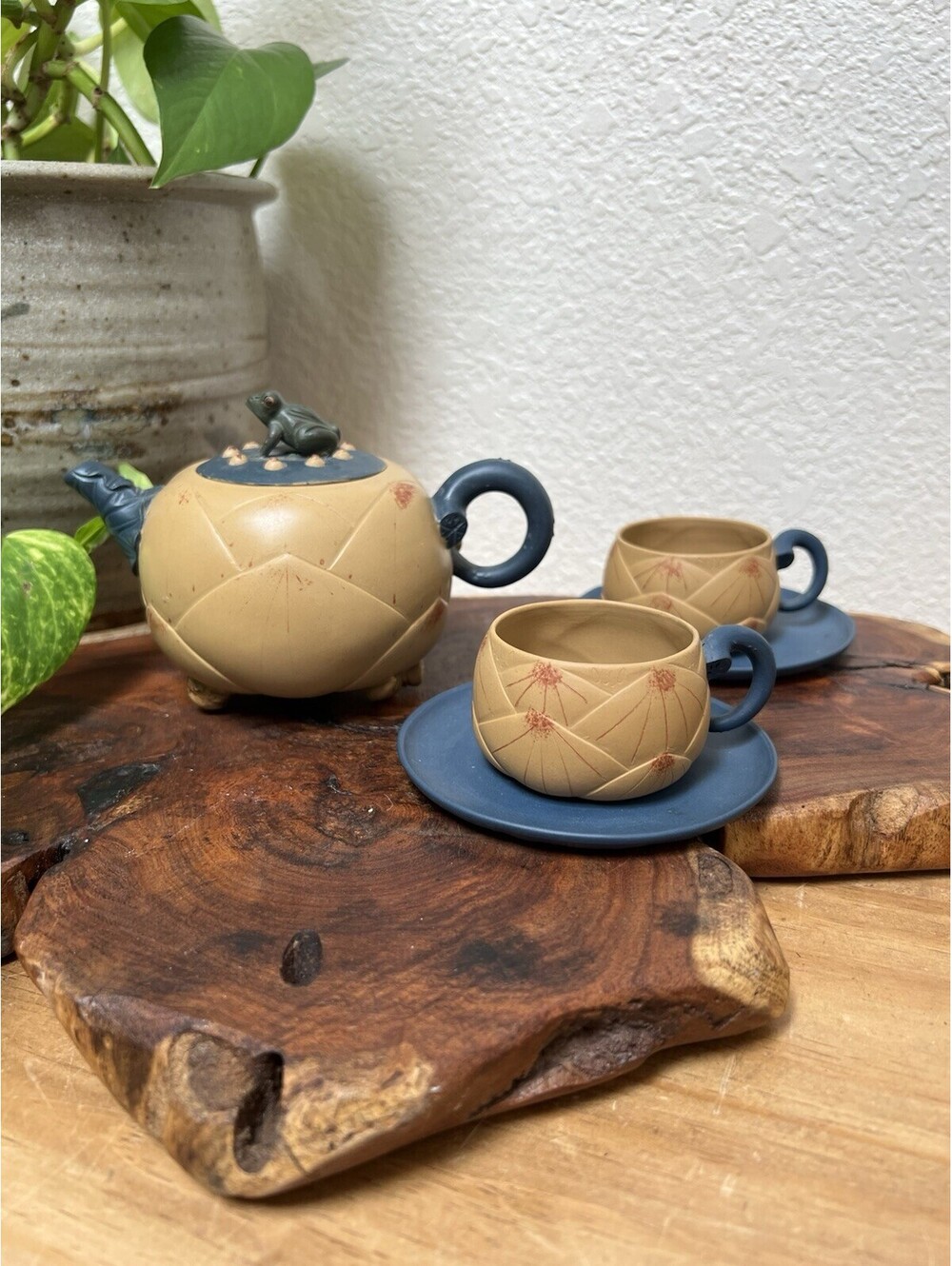 YIXING CLAY TEAPOT SET Handmade Frog Lotus Seeds Jiang Rong Disciple Zhou Caijun